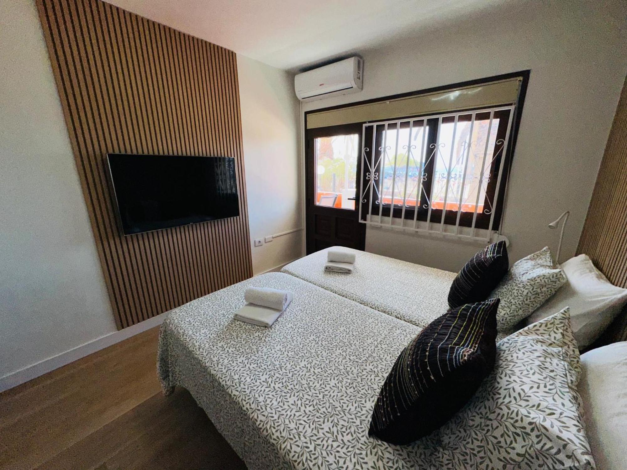 En Playa Las Vistas. Veramar. Free Parking, Pool! Los Cristianos  Eksteriør bilde